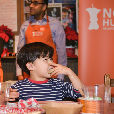 Kid a NKH Event eating